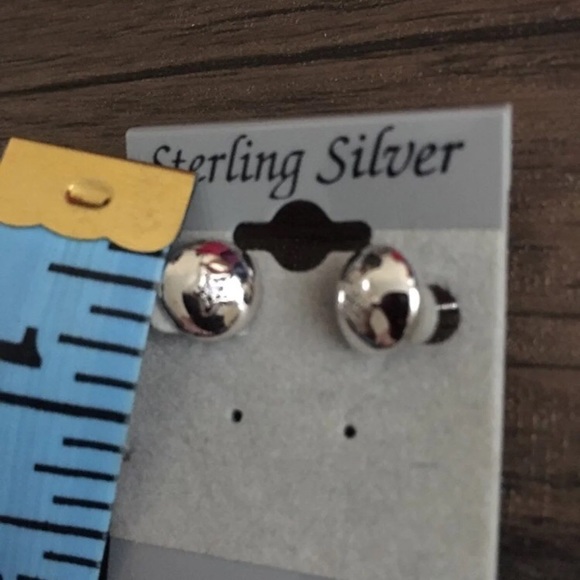 Sterling Silver stud earrings with star stamp - Picture 4 of 4
